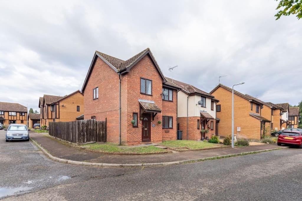 House On Cul De Sac Apartamento Lakenheath Exterior foto